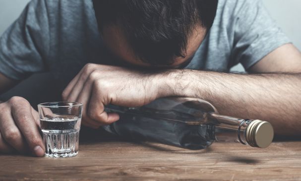 15 Signs You or a Loved One Suffers From Alcoholism